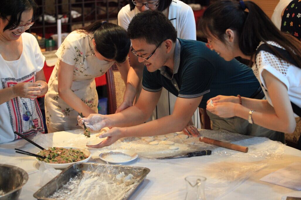 九游会J9员工庆生、包饺子运动